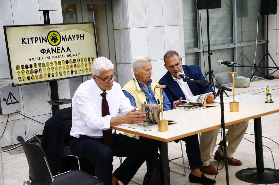 Μανωλάς: «Η ΑΕΚ έχει την πιο βαριά φανέλα στην Ελλάδα»