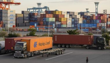 Japan Risks Tariffs Hike If It Shuns Trump Investment Picks