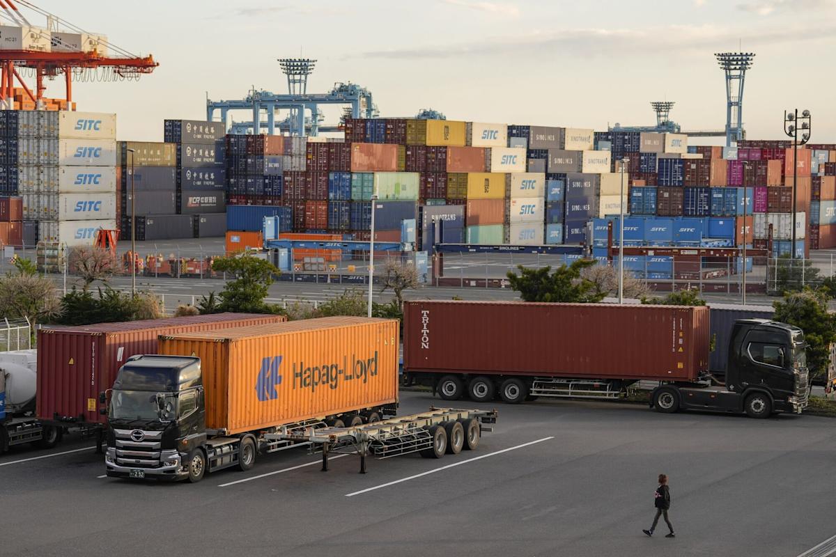 Japan Risks Tariffs Hike If It Shuns Trump Investment Picks