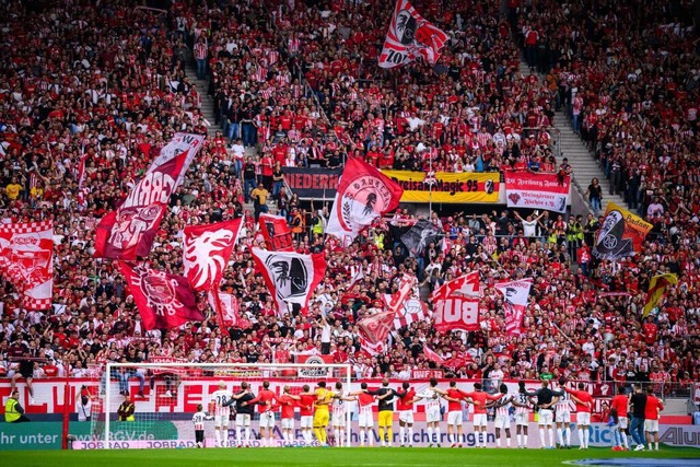 Die Freiburger gehen nach zwei Liga-Siegen selbstbewusst in die Partie.  | Foto: Tom Weller (dpa)
