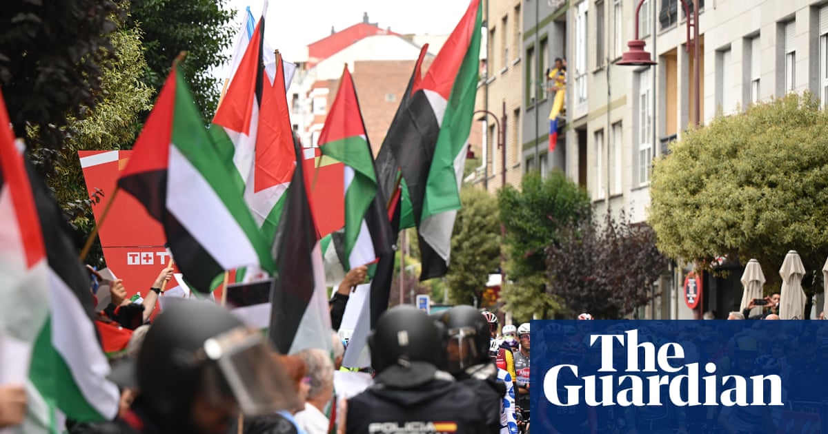 Riders threaten to quit Vuelta if more pro-Palestine protests disrupt race | Vuelta a España
