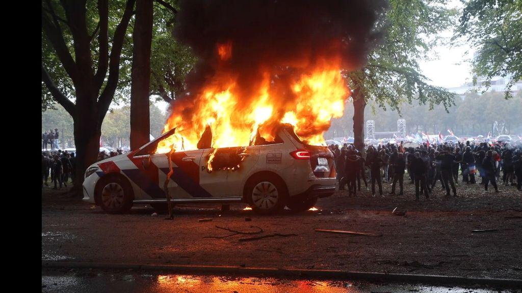 AIVD over rechtsextremisten bij rellen: politiek moet in spiegel kijken