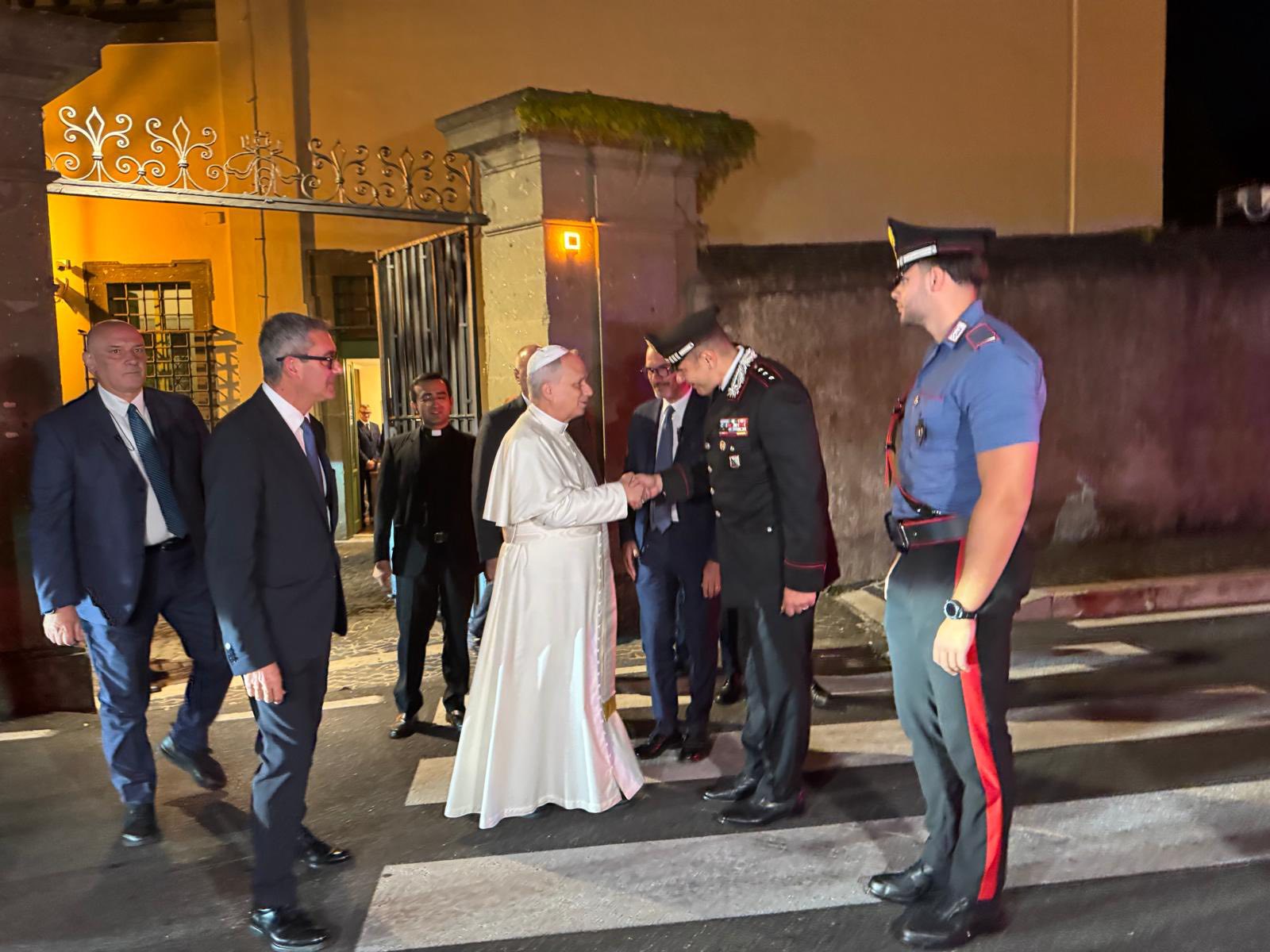 Puede ser una imagen de 7 personas y boda