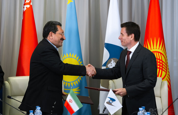Iran, Eurasia sign 3-year roadmap for economic cooperation
