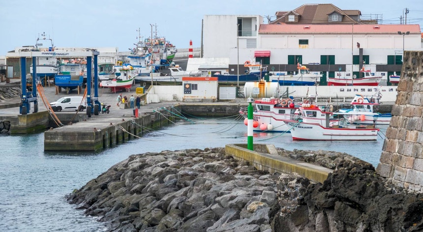 Açores. Ciclone Gabrielle passou a tempestade pós-tropical mas "com força de furacão"