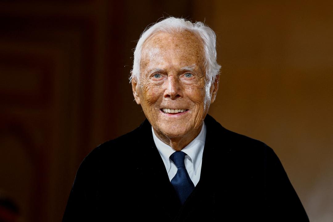 Moteikonet Giorgio Armani (91) er død