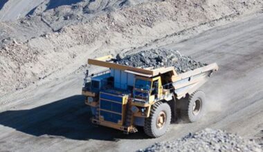 Polish central bank increases gold holdings target to 30% of reserves