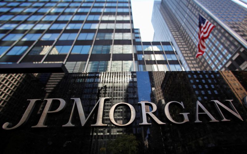 JPMorgan Chase hires two senior bankers to bolster consumer and retail investment team