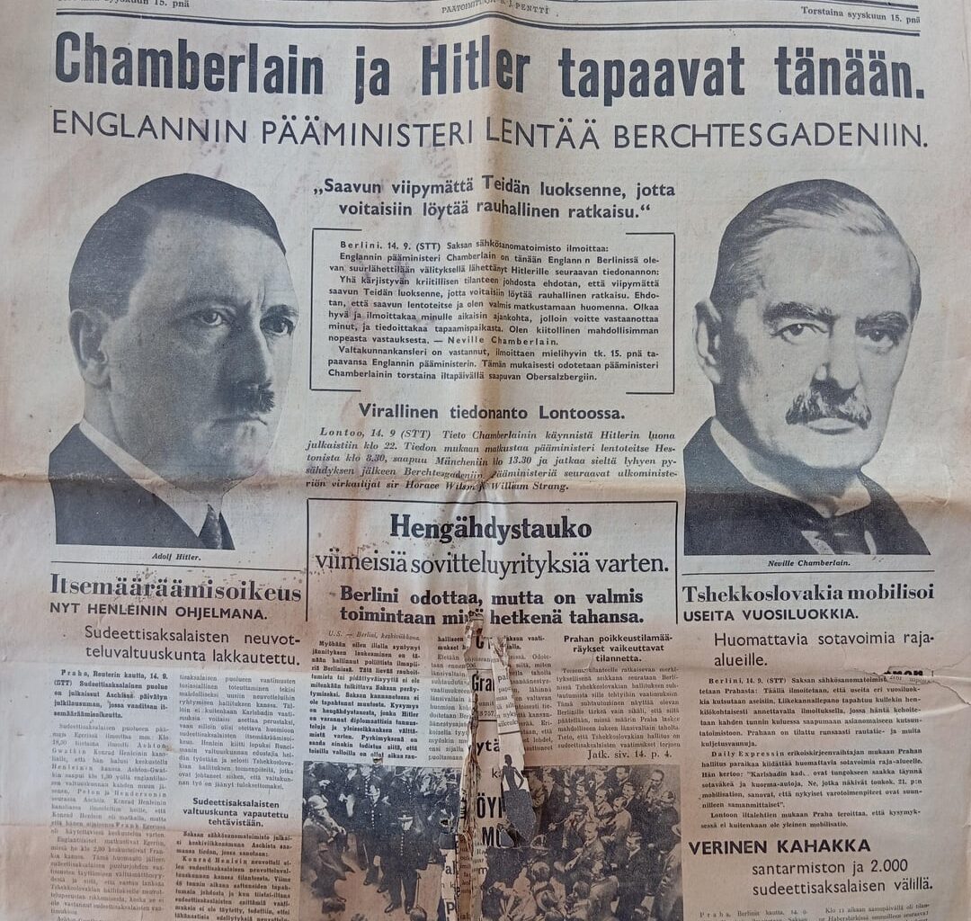 I found some old journals and photos of Helsinki in the old house I was staying in, some of them date back to the 1890's.