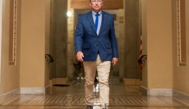 Paul digs in against Vance as other Republicans stay quiet on Venezuela strike