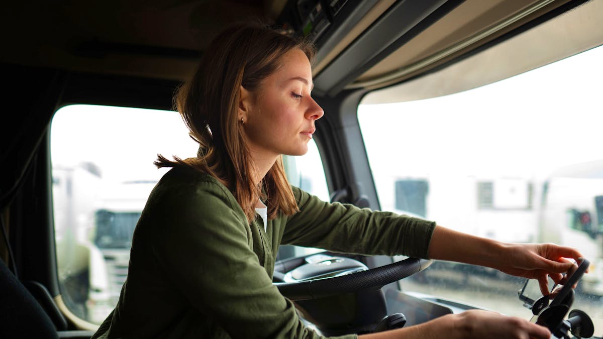 Les femmes osent les métiers d'hommes en Suisse, mais les hommes hésitent
