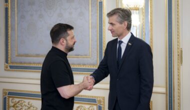 Zelensky, Lithuanian FM discuss joint weapons production amid rising threats