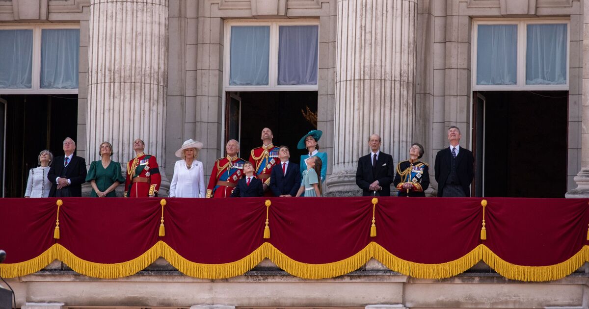 Fans call on royal couple to become working royals and boost support for monarchy | Royal | News
