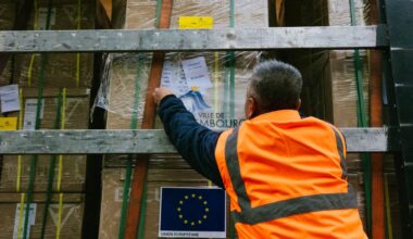 Ukraine-Krieg: Luxemburg-Stadt spendet 400 tragbare Energiekits