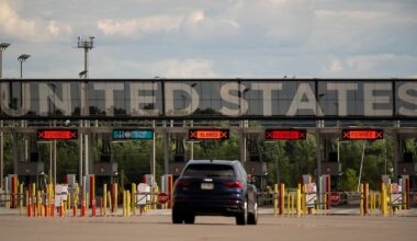 ‘Steep decline’ continues: Canada-U.S. travel data down again in August - CTV News