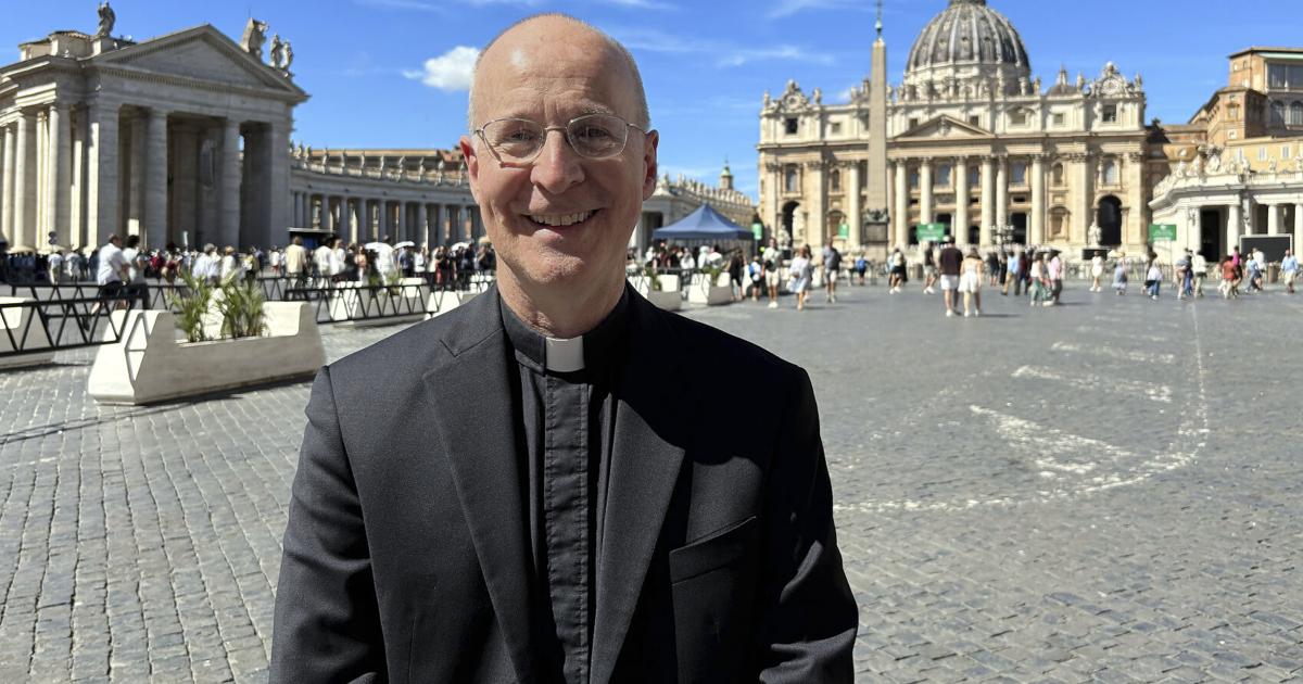 Pope Leo meets LGBTQ+ Catholic advocate and vows continuity with Pope Francis' legacy of welcome | News