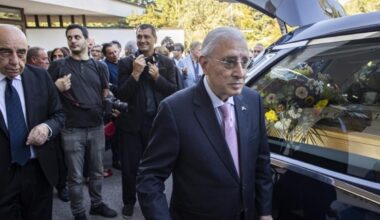 «La sua ultima diretta». Addio a Emilio Fede, ai funerali presenti anche Galliani e Dell’Utri