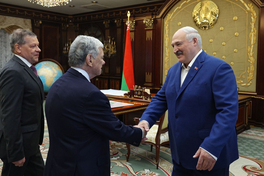 Belarus president meets US representative on sanctions, prisoners, broader ties