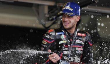 MotoGp Misano, la Sprint Race in diretta: vince Bezzecchi davanti ad Alex Marquez e Di Giannantonio. Marquez cade, fra il pubblico c'è chi esulta: è polemica