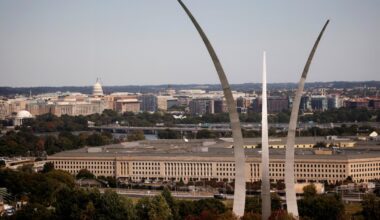 Pentagon plans troops for Louisiana: Report