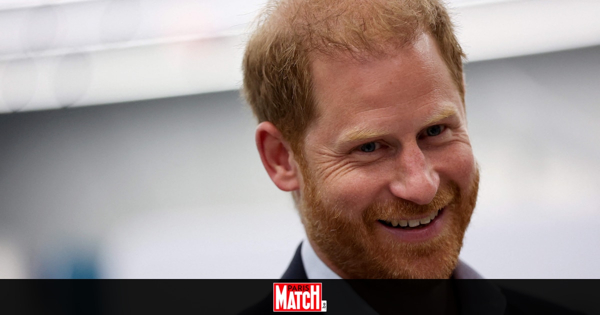 En visite en Ukraine, le prince Harry a eu un geste fort qui a touché la foule : "Il y avait beaucoup d'émotion"