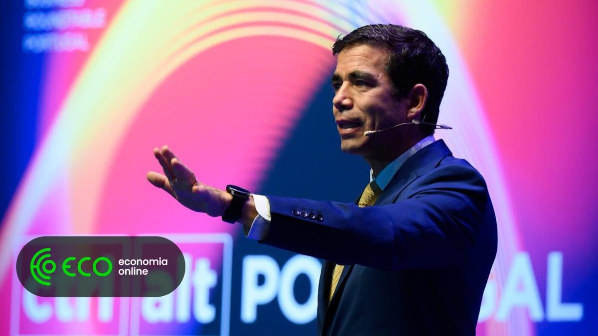 Governo acelera expulsão de imigrantes. “Prazos são demasiado longos”, diz ministro Leitão Amaro