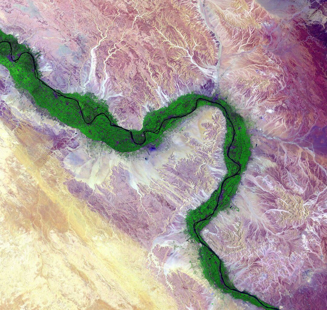 Do not underestimate the role Big Oil played in much of humanity losing their minds: fossil fuels did not just overheat the planet, they destabilised democracies, rewired culture, & poisoned collective thought. dismantling big oil is not just a climate fight, it is a fight for sanity