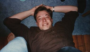 According to a quote from Jennifer Gwynne on RR Auction's website: "Elon being silly in my dorm room in the Quad. I remember thinking that it was so good to know he had a silly side that he would let me see."