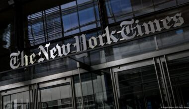 Trump sues The New York Times for defamation – DW – 09/16/2025