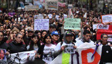 Thousands march for women murdered on livestream – DW – 09/28/2025