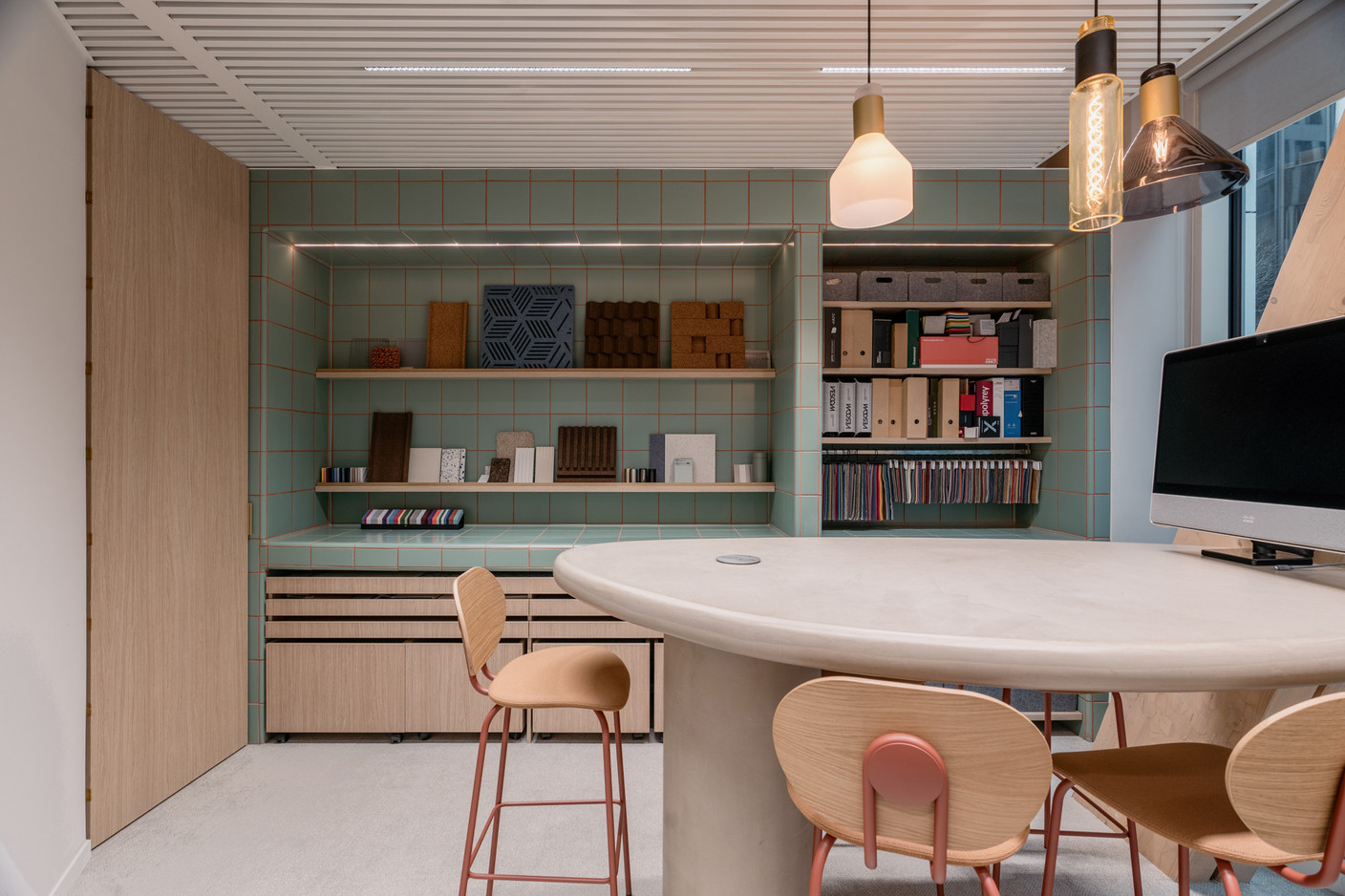 Espace de réunion chez JLL Bruxelles. Tétris Luxembourg