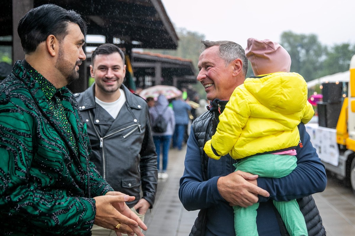 Širdį tirpdanti akimirka: Zuoko mažametės dukros gestas pavergė festivalio dalyvius