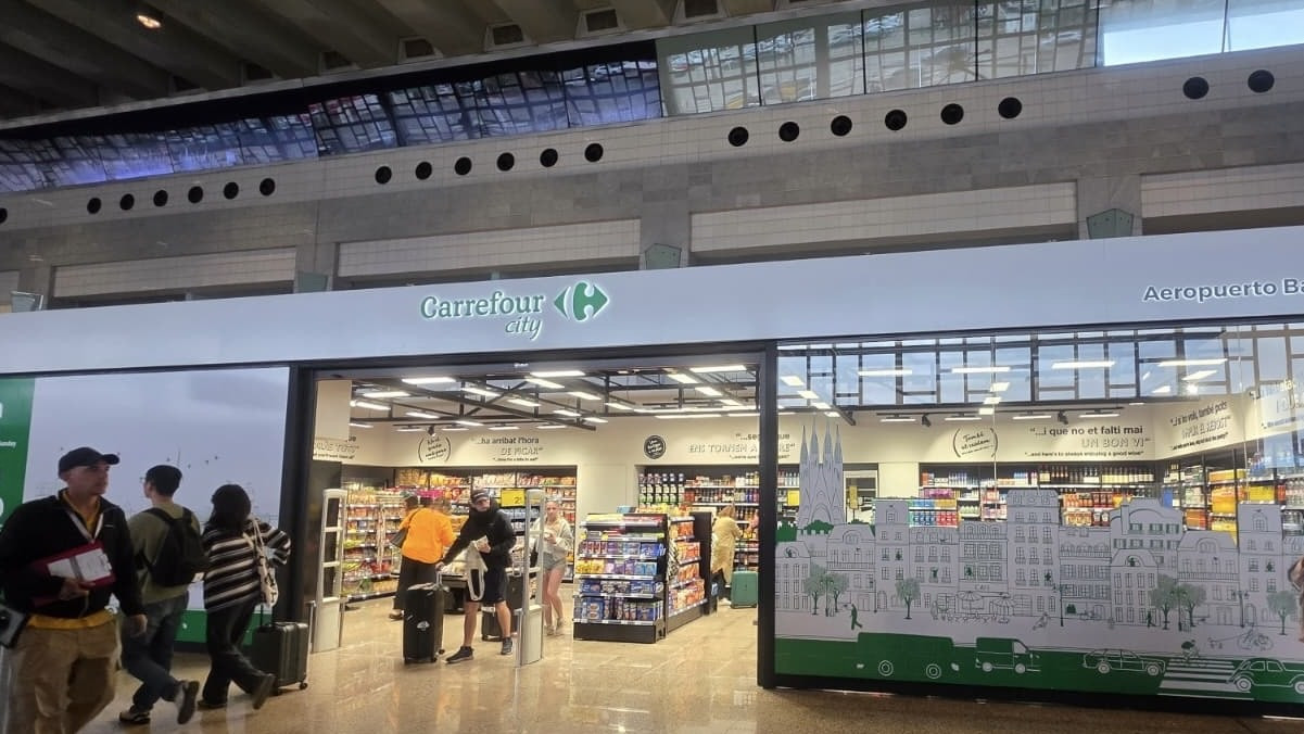 Carrefour abre en Barcelona su primer supermercado en un aeropuerto de España