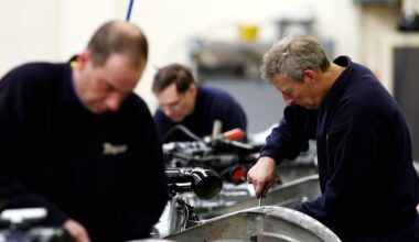 Economy flatlined in July after sharp contraction in manufacturing