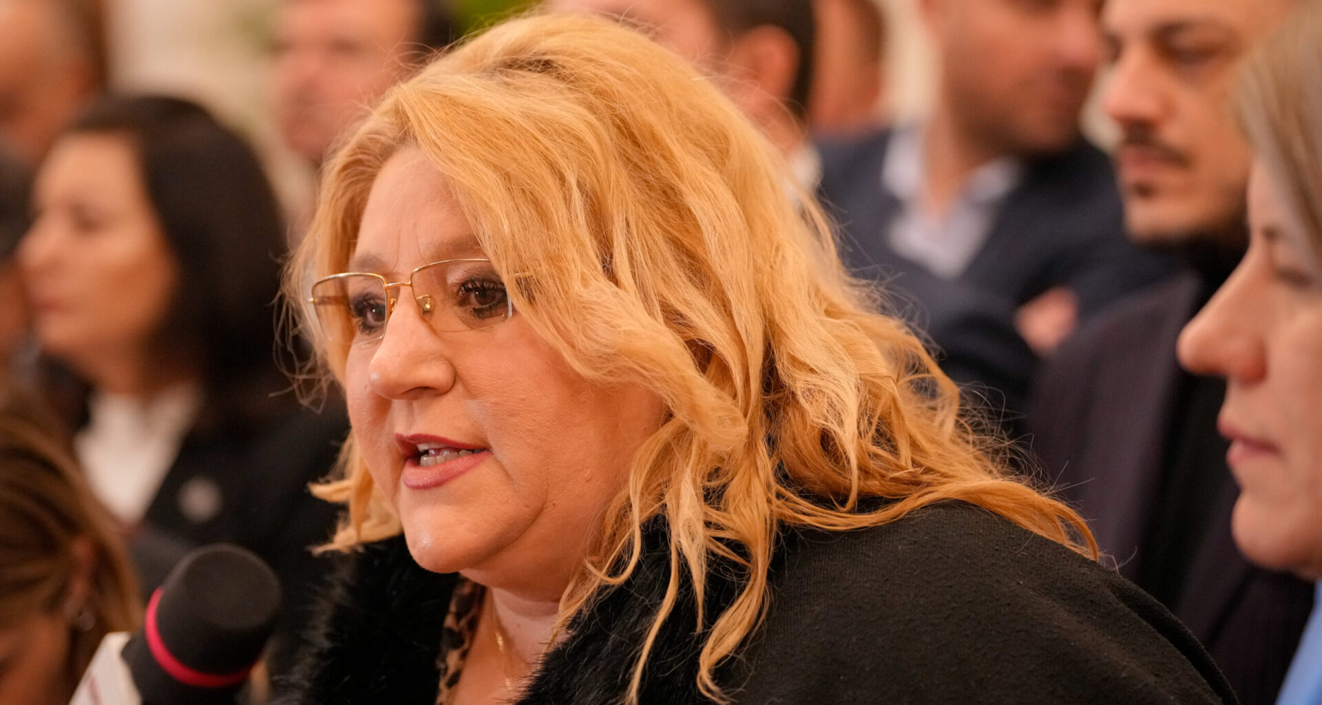 Protest al Noii Drepte şi SOS România în faţa Primăriei Capitalei pe tema migranţilor
