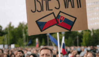 rakušan přijel z česka podpořit slováky