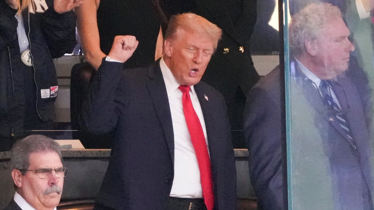 Trump's approval rating by state shows Tennessee, Illinois ranking