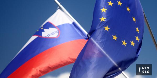 Raziskava: Dobra polovica Slovencev meni, da gredo stvari v EU-ju in Sloveniji v napačno smer