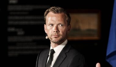 Hummelgaard vil åbne en bagdør til vores telefoner – og vil ikke sige, hvor grænsen går