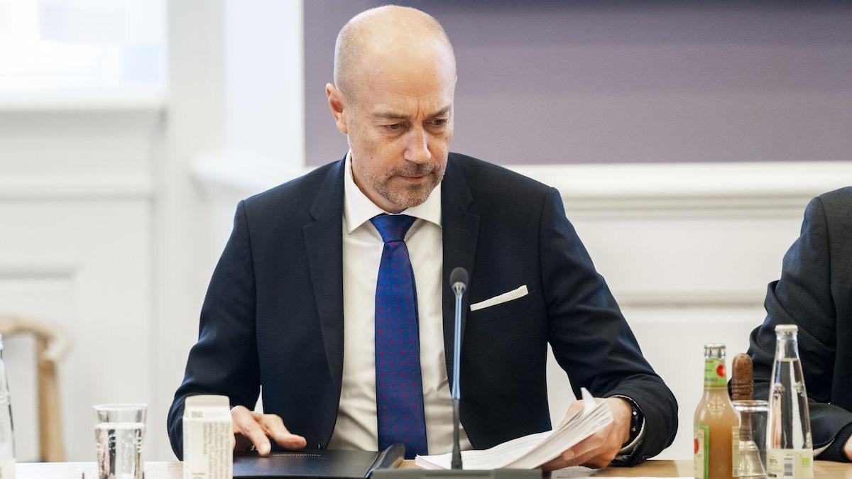 Nu kræver otte partier undersøgelse af hemmelig havforurening, men Heunicke siger nej