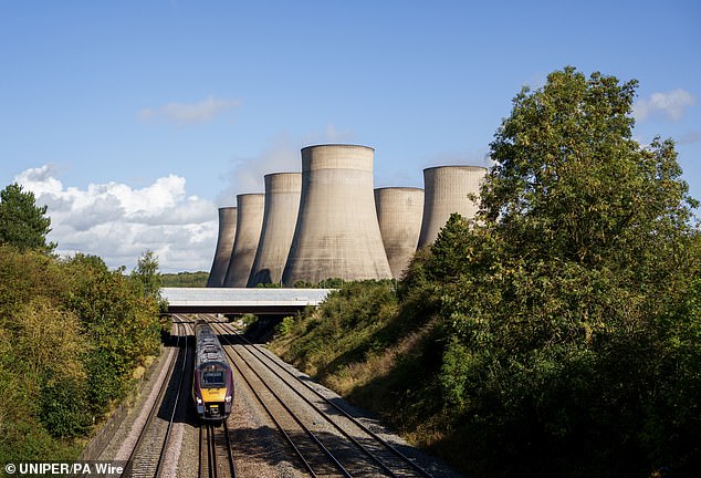 In Britain, the last remaining coal-fired power station, at Ratcliffe-on-Soar near Nottingham , switched off its generators for the last time on September 30