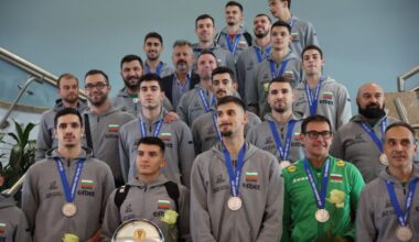 Посрещане на световните вицешампиони на аерогара