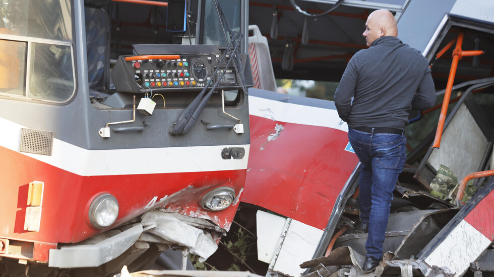 Млад мъж е обвинен за инцидента с трамвай в София (ВИДЕО)