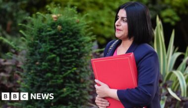 Mahmood vows to fight blocks against migrant deportations