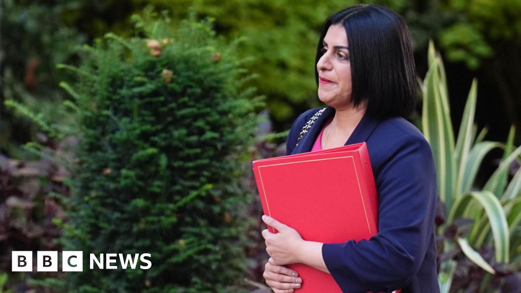 Mahmood vows to fight blocks against migrant deportations