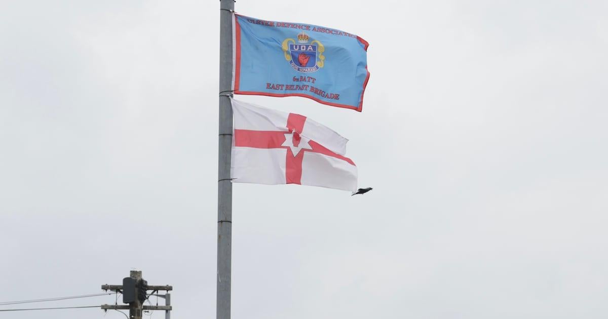 PSNI drawing up agreement with Sinn Féin run Stormont department over paramilitary flags