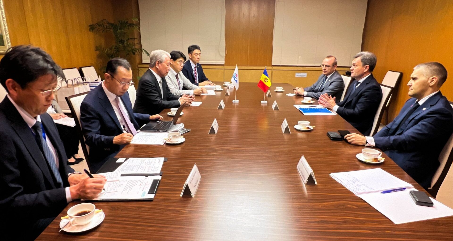PM invites Japanese business people to invest in Moldova