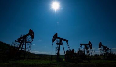 Oil inches up as tension flares in Europe, Middle East