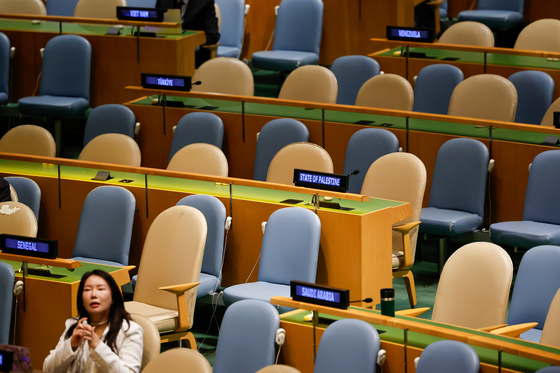 Palestinian delegate seats sit empty along with others as Israeli Prime Minister Benjamin Netanyahu speaks during the 80th session of the United Nations General Assembly, Sept. 26, at UN headquarters. [AP/YONHAP]