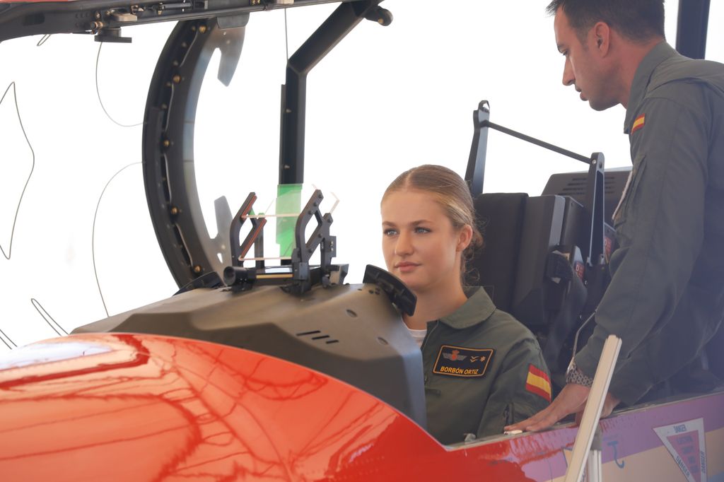 Princess Leonor sitting in a jet